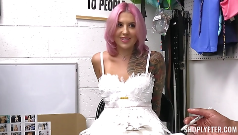 Hawt babe fucks with a hot girl