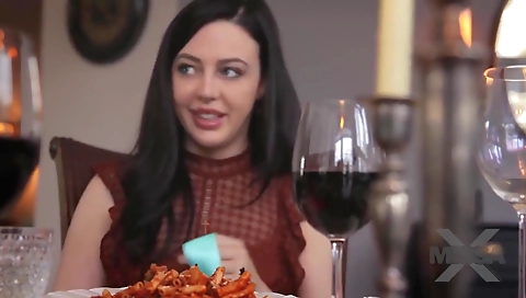 My friend's sexy feet gossipani