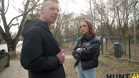 Sexy chick gets fucked by her boyfriend