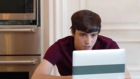 Sexy young chick fucked by a fluidon