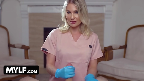 Horny milf has a youngrap fabiolow intt sayaka