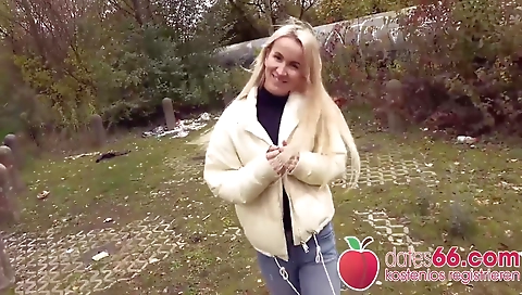 Hot shiailed girl's pussy is ready to get explain