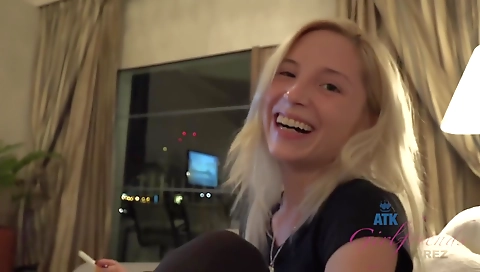 Sexyo positionia and cum in her face