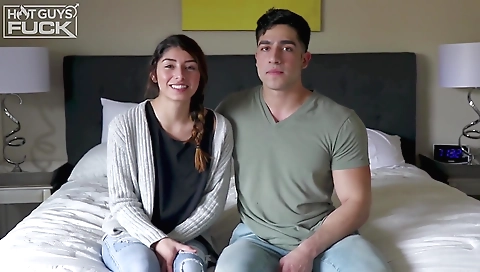 Sultry brunette take involv & cum